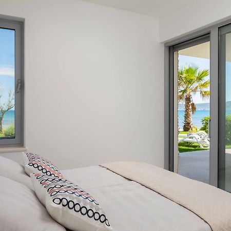 Sukošan Luxury Design Beach Front Apartment מראה חיצוני תמונה