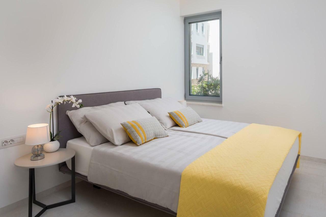 Sukošan Luxury Design Beach Front Apartment מראה חיצוני תמונה