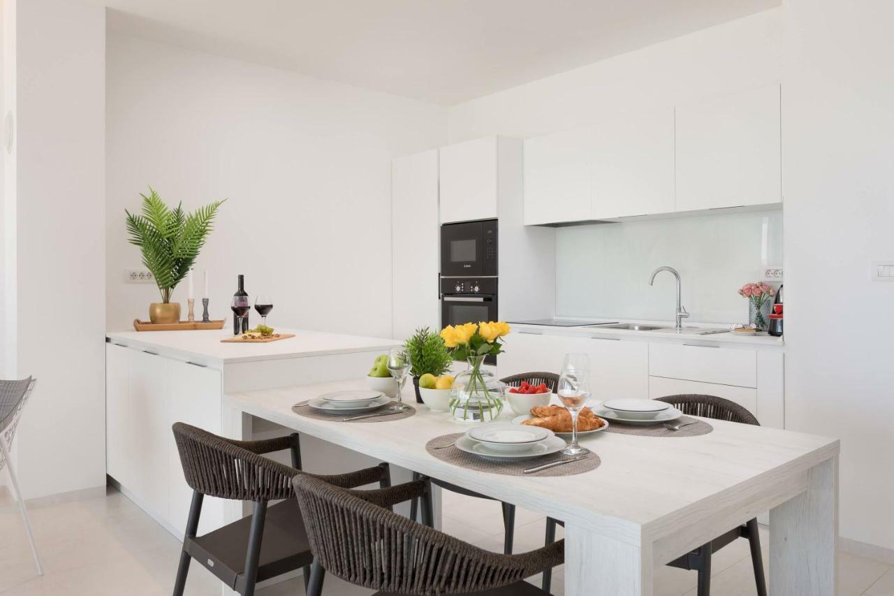 Sukošan Luxury Design Beach Front Apartment מראה חיצוני תמונה