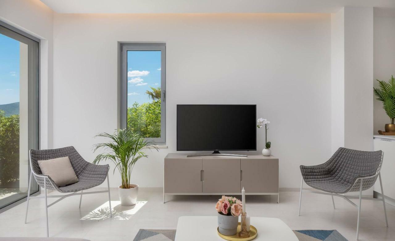 Sukošan Luxury Design Beach Front Apartment מראה חיצוני תמונה