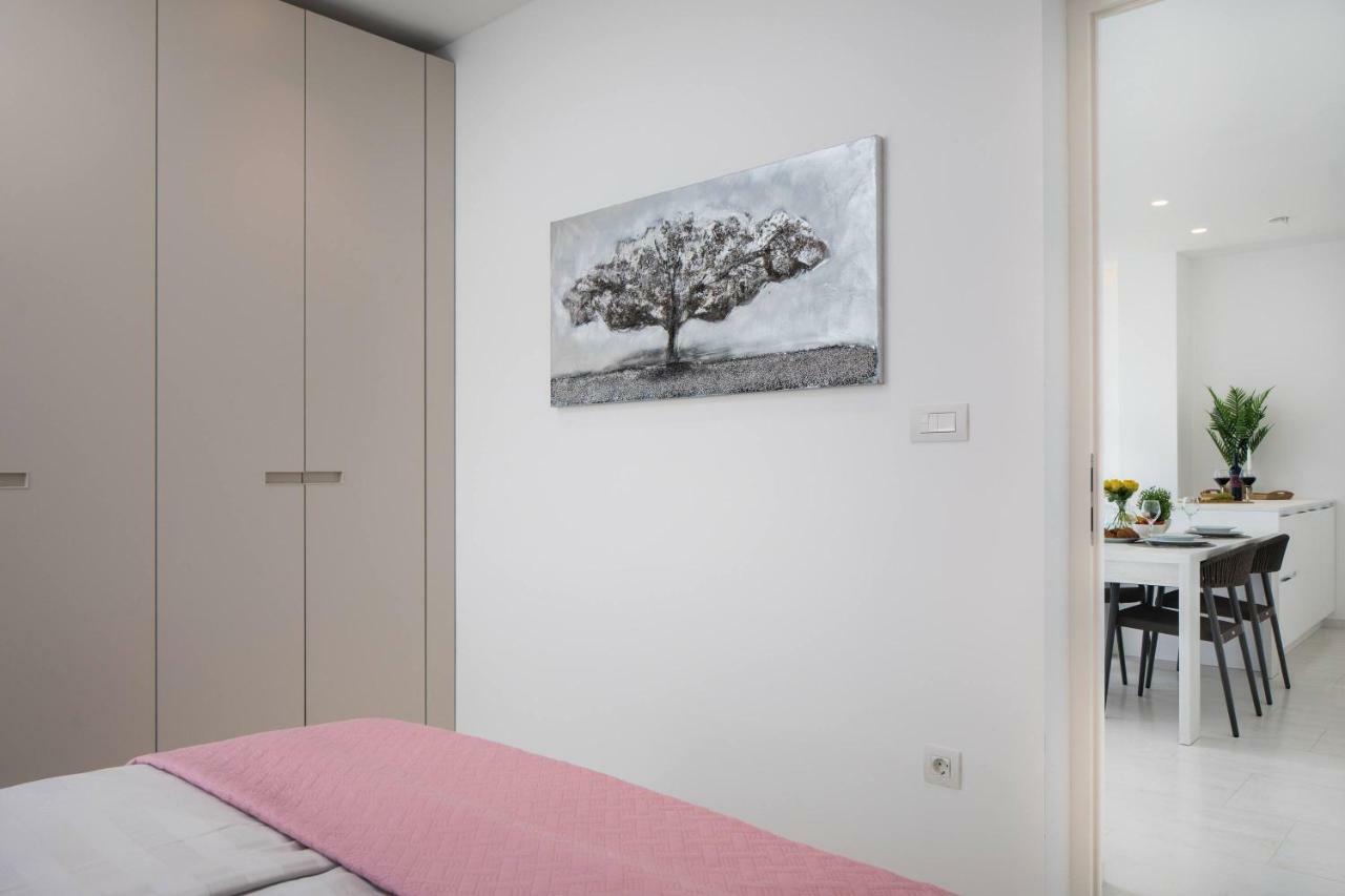 Sukošan Luxury Design Beach Front Apartment מראה חיצוני תמונה